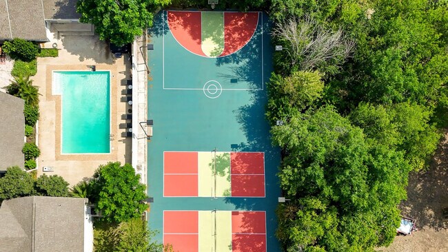 Building Photo - 6605 Countess Adria St