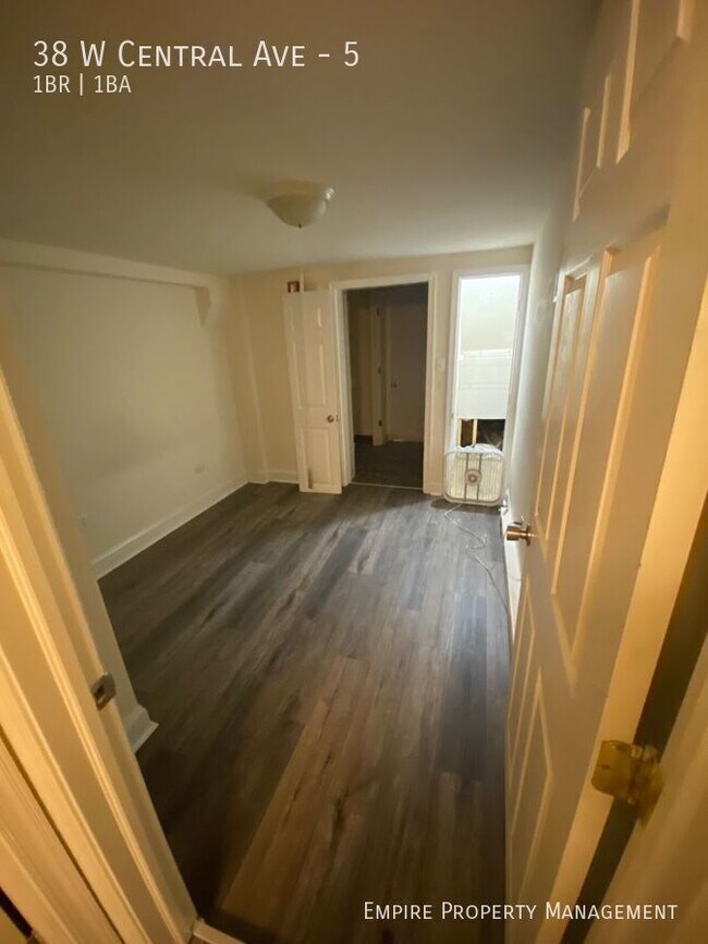 Building Photo - 38 W Central Ave