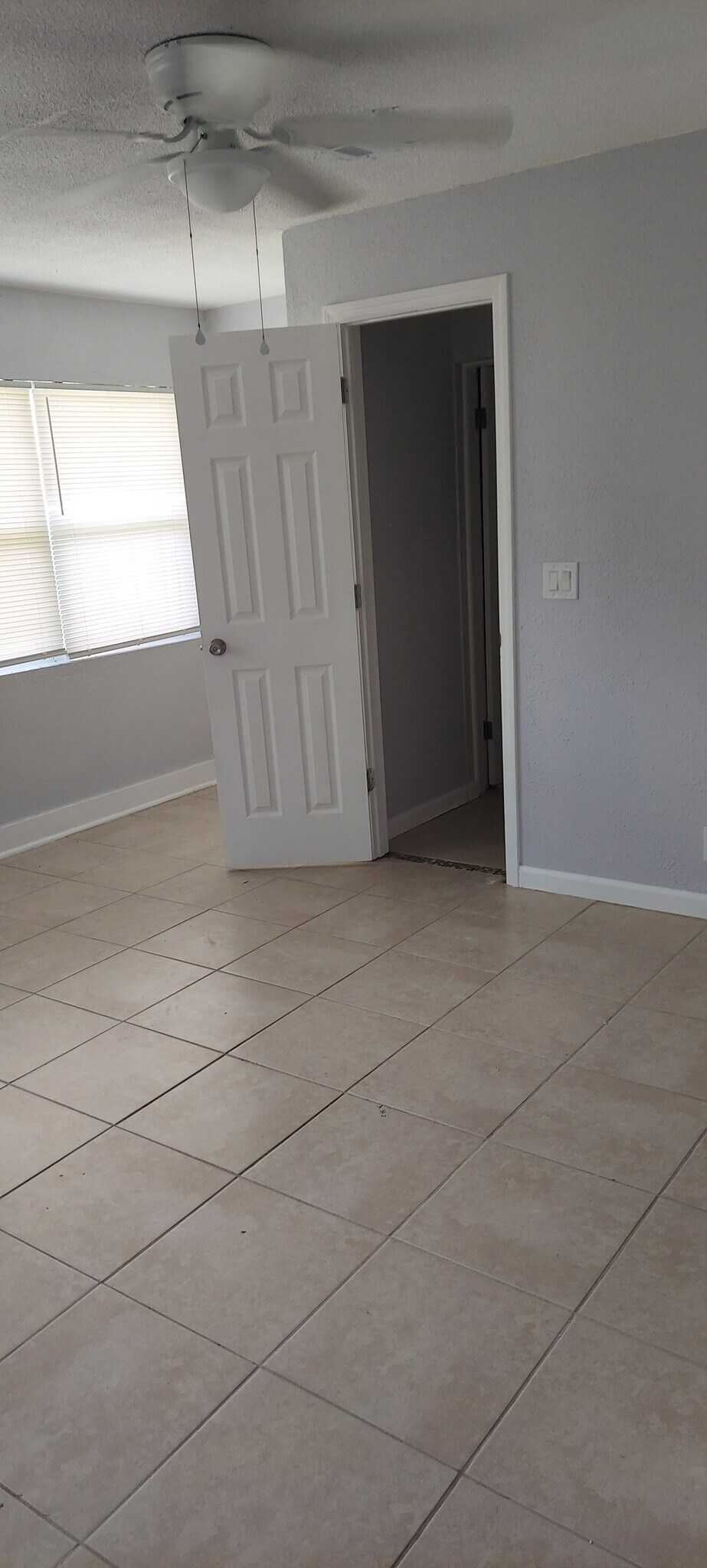 Building Photo - 433 Vickers Dr