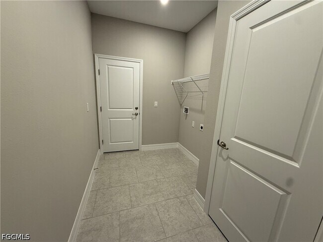Building Photo - 505 Greenbriar Blvd
