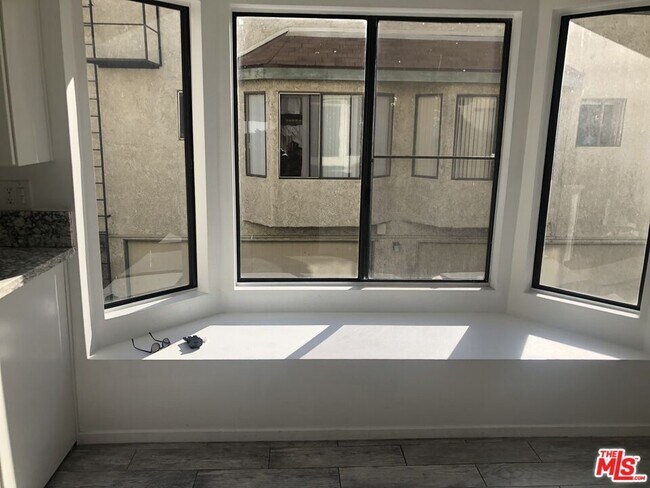 Building Photo - 7550 Zombar Ave