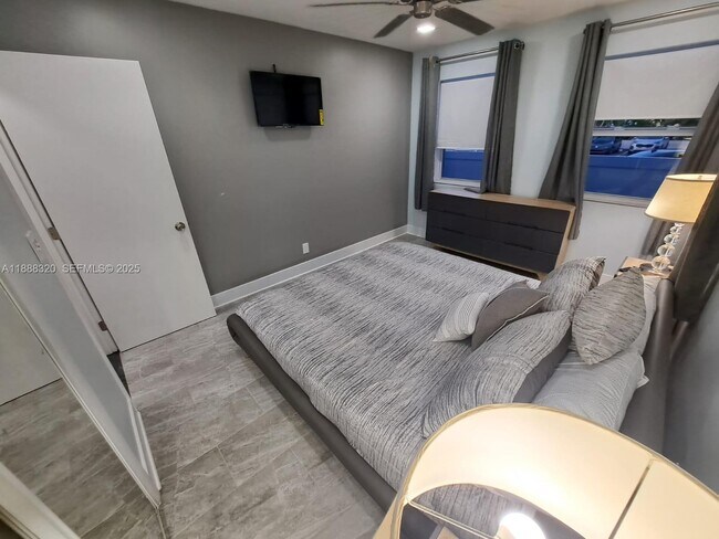 Building Photo - 2242 Polk St