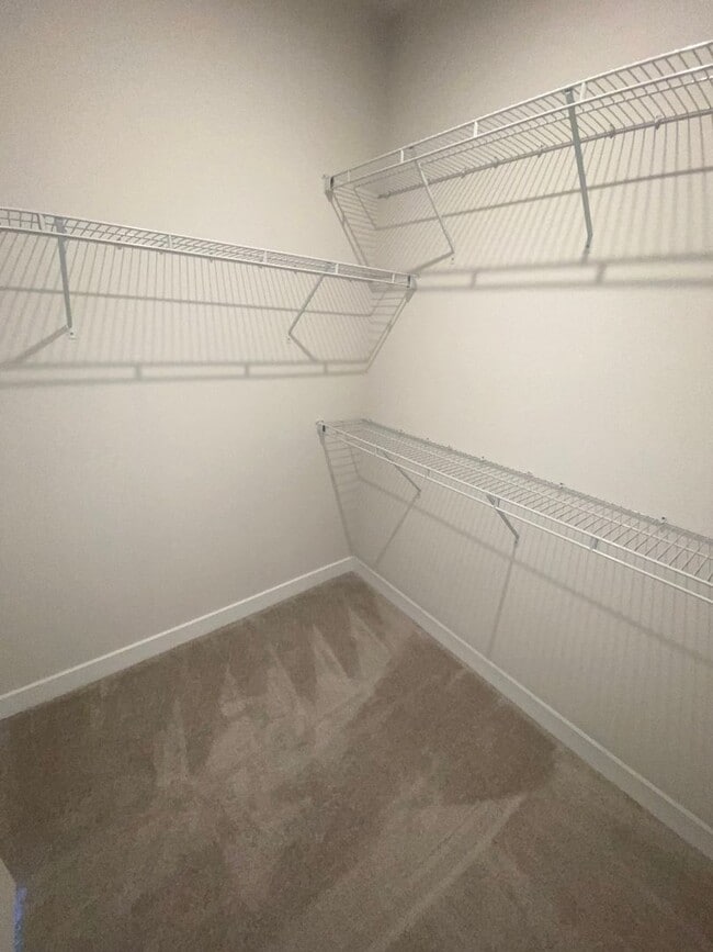 Building Photo - Edge at Azalea