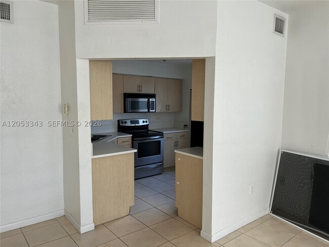 Building Photo - 1185 Marseille Dr