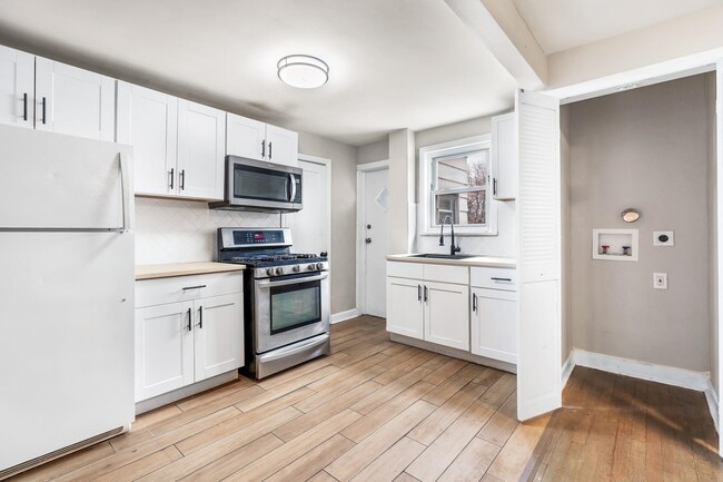 Building Photo - 26 Van Ness Terrace