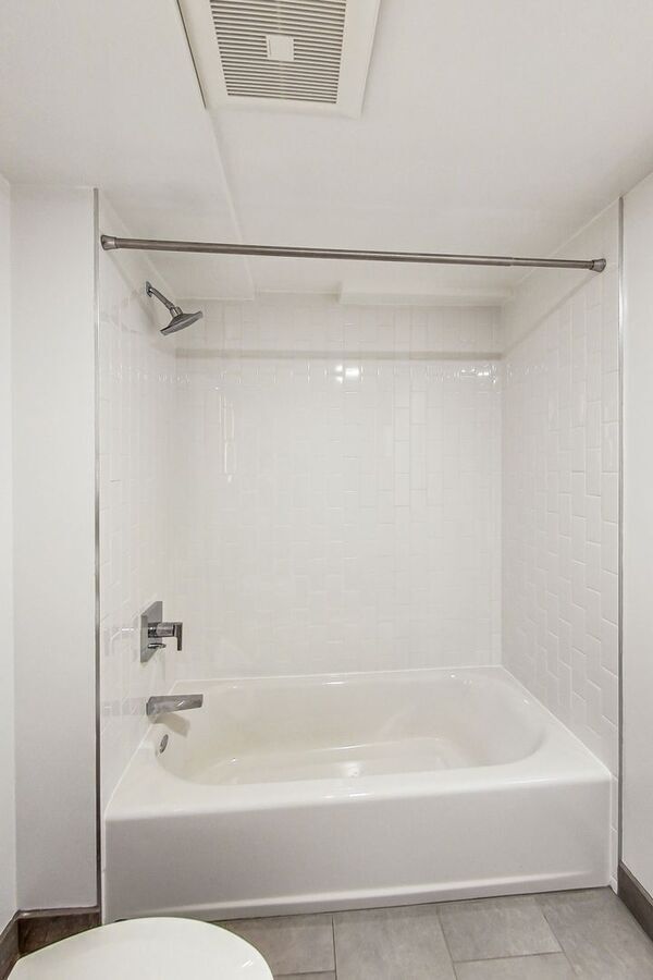 Building Photo - 595 Mariposa St