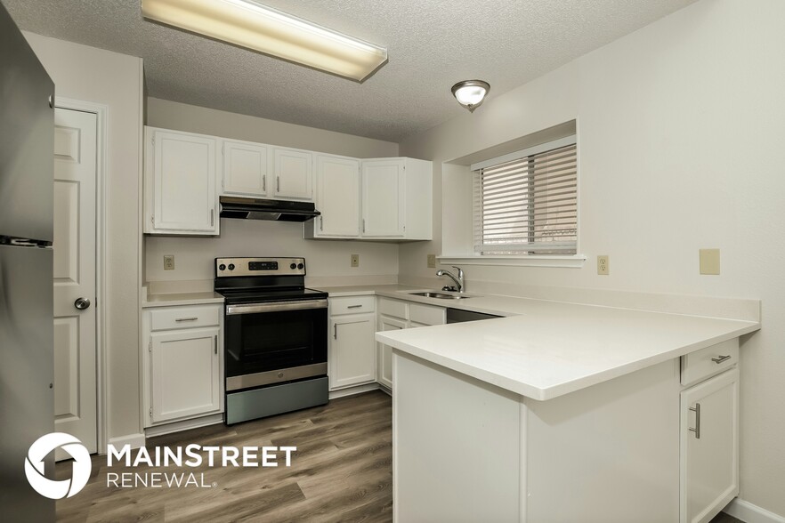 Building Photo - 8031 Forest Ash