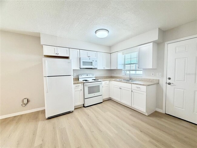 Building Photo - 5828 Gulf Dr