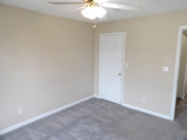 Building Photo - 344 Bypass Plaza Dr