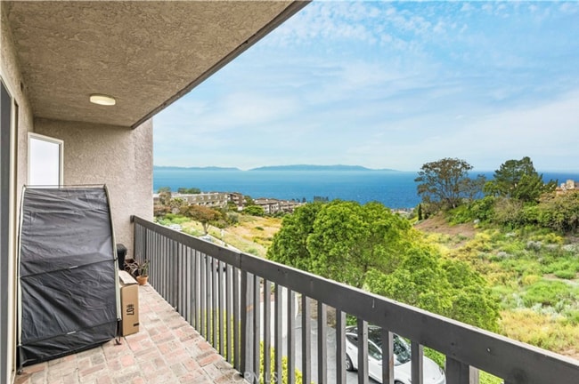 Building Photo - 29600 Island View Dr
