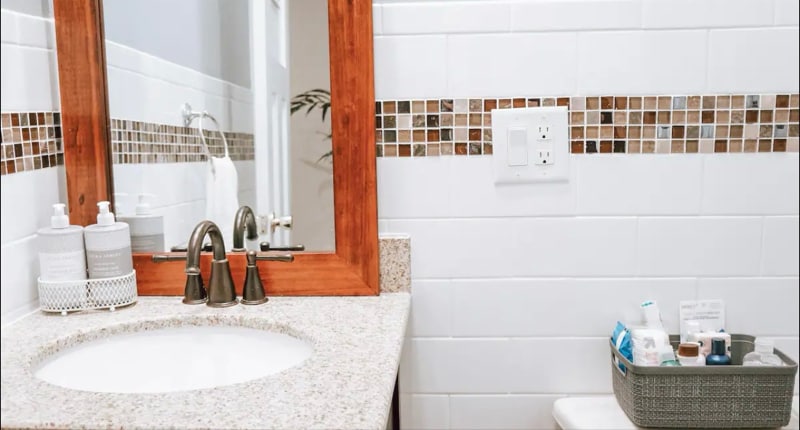 Building Photo - 662 Bleecker St