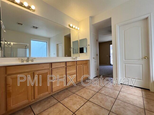Building Photo - 1764 E Cotton Ct