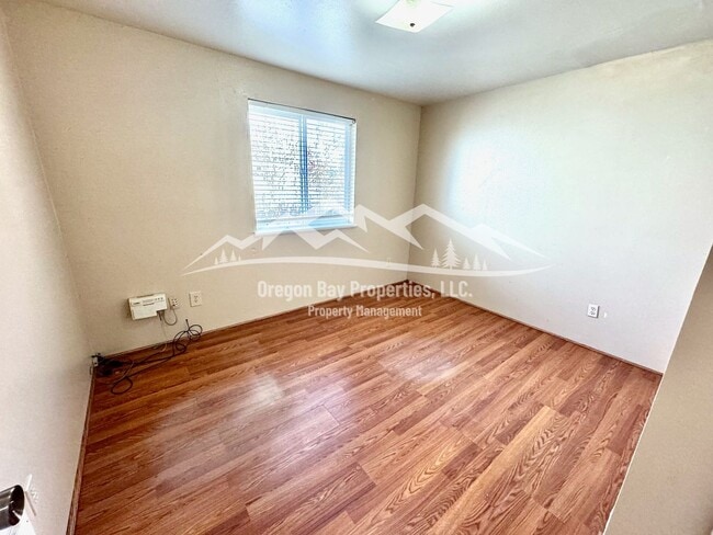 Building Photo - Dog Friendly Bandon Home: 3 bdrm / 1 ba