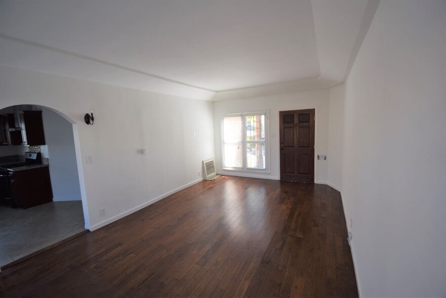 Building Photo - 1415 S Sierra Bonita Ave