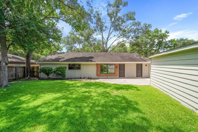 Building Photo - 5522 Braesvalley Dr