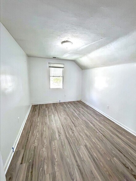 Building Photo - 3295 W 46th St