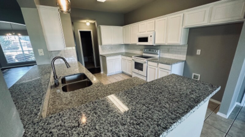 Building Photo - 1013 Chesterfield Dr