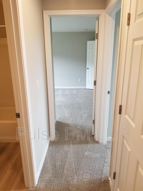 Building Photo - 1389 Meadowrun Ln