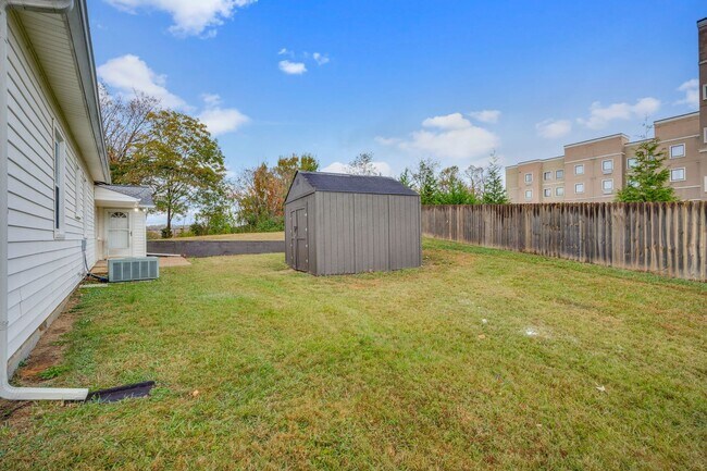 Building Photo - 2614 Mimosa Ln