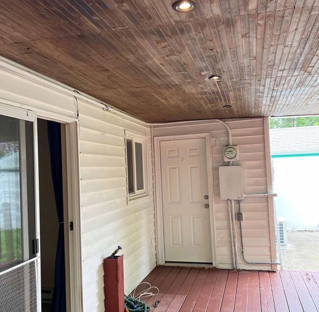 Building Photo - Charming Eastside Olympia Home Move-in goal June 5th .