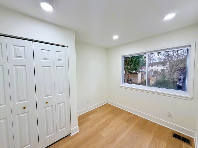 Building Photo - 9650 Marston Ln