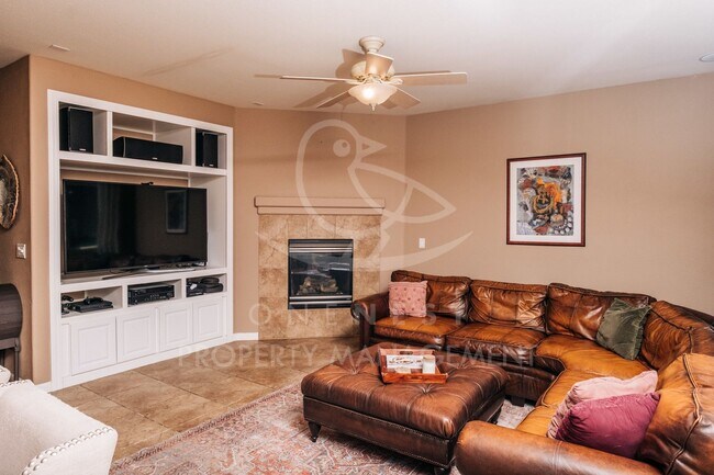 Building Photo - Spacious Home in the Lincoln Crossing Community, walking distance to Lincoln Crossing Elementary