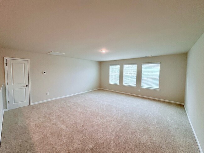 Building Photo - 137 Somerset Ln