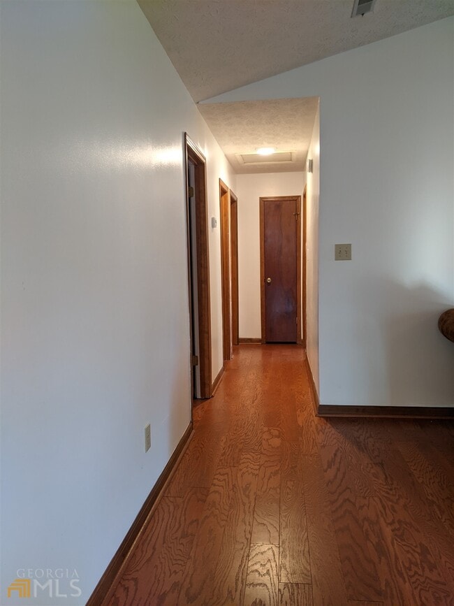 Building Photo - 137 Hilo Rd