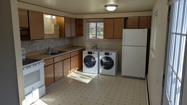 Building Photo - 1109 Elder Blvd