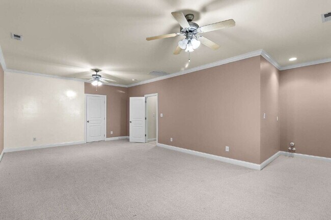 Building Photo - Spacious 4-Bedroom Home for Rent in Kings Grant Fayetteville – 15 Minutes from Fort Bragg