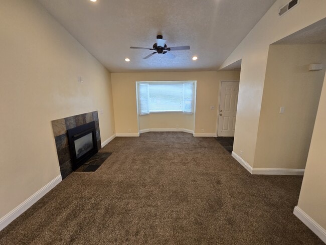 Building Photo - 2575 Dry Creek Dr