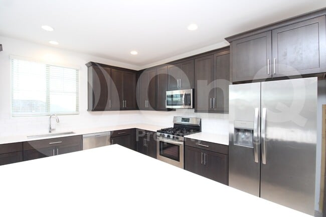 Building Photo - 2516 E Pelican Dr