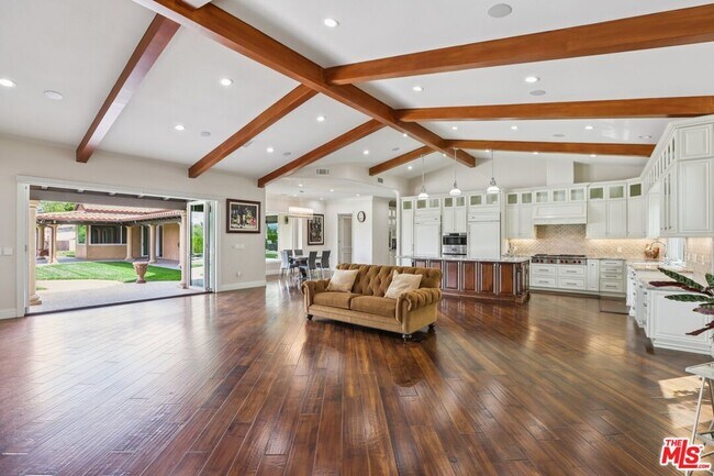 Building Photo - 27048 Triumph Ave