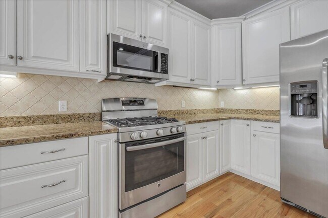 Building Photo - 2776 Palafox Ln