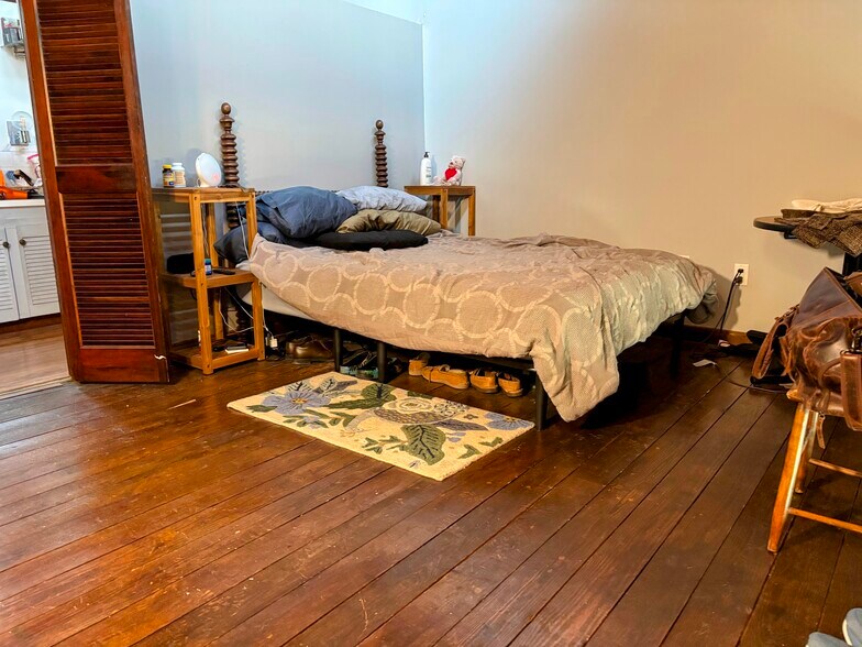 Building Photo - 14B Country Squire Dr