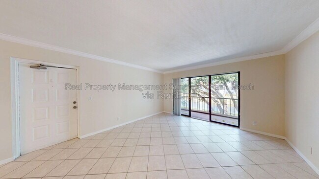 Building Photo - 1015 Green Pine Blvd