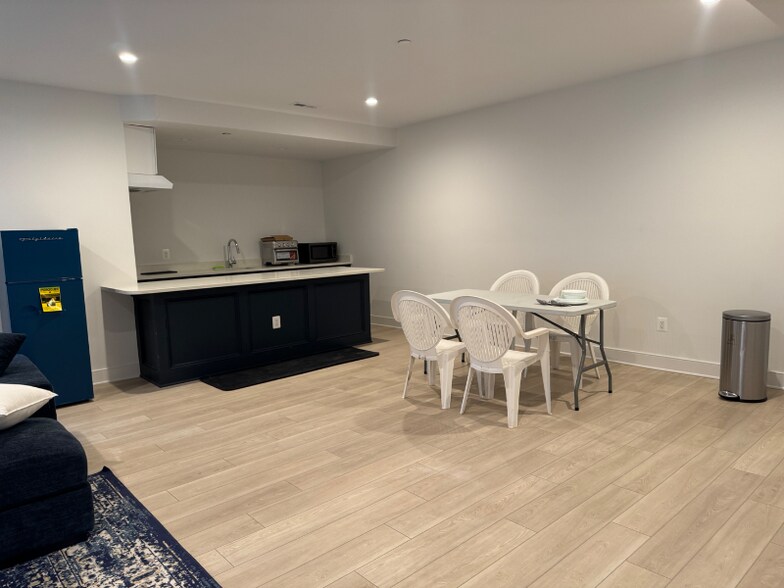 Building Photo - 8504 Meadowlark Ln