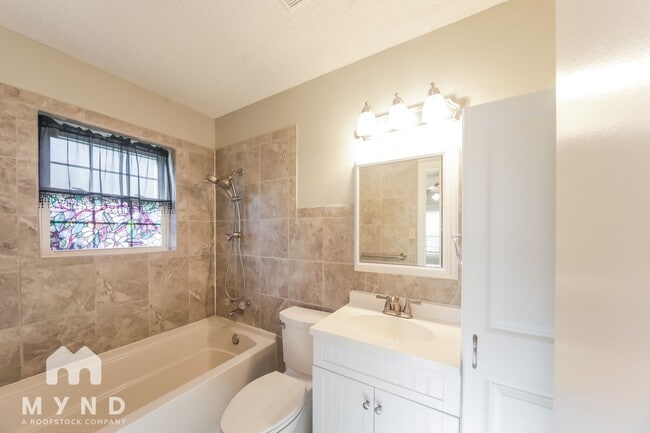 Building Photo - 7401 Briarwood Cove