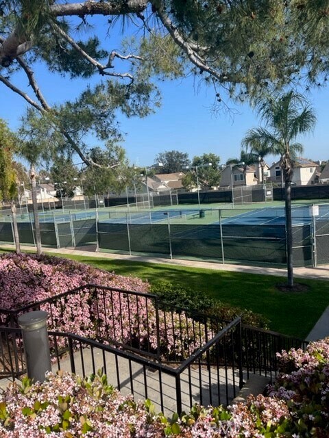 Primary Photo - 20981 Oakville