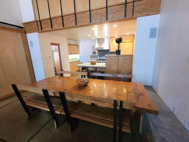 Building Photo - Custom Home Steps From Big Bear Lake