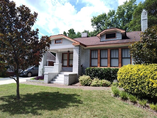Building Photo - Charming 2-Bedroom, 2-Bath Brick Ranch Home in Midwood!