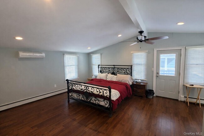 Building Photo - 65 New Hampshire St