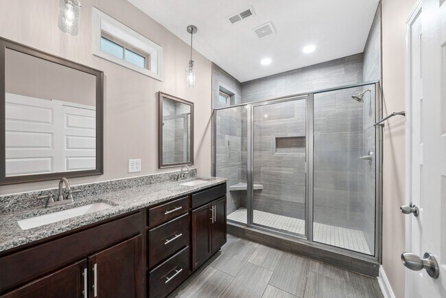 Building Photo - 1151 Eagle's View Dr