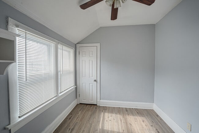 Building Photo - 2308 Fremont St