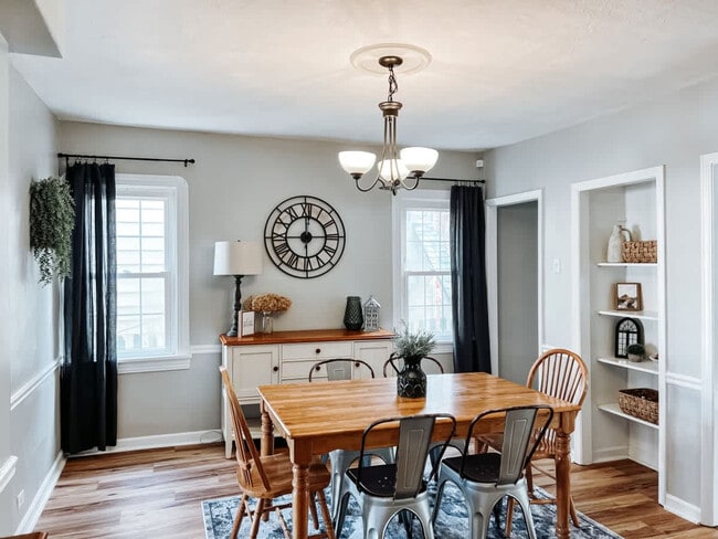 Building Photo - 367 S Rocky River Dr