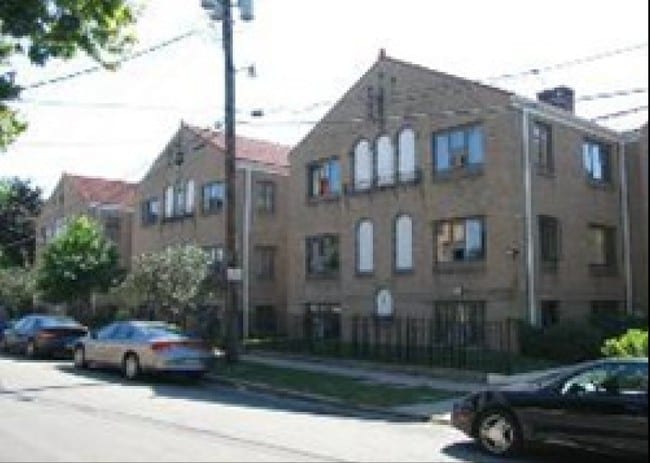 Building Photo - Valencia Apartments