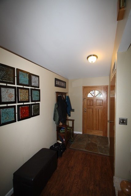 Building Photo - 3 Bedroom Home in South Anchorage w/ Fenced Yard!