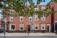 Building Photo - 980 N Lawrence St