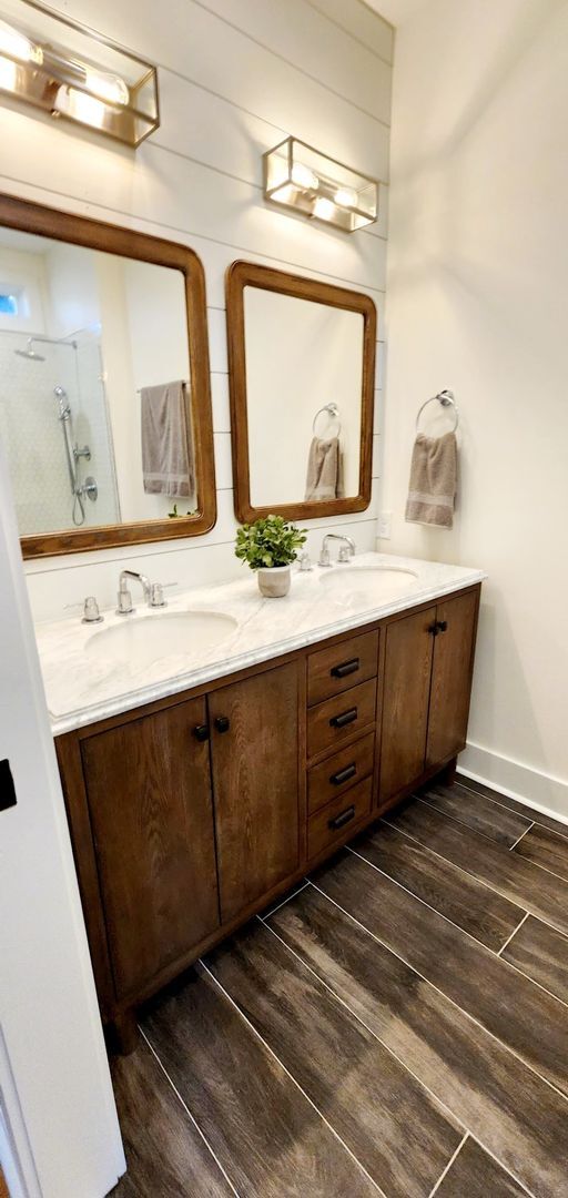 Building Photo - Modern 3-Bedroom Townhome with Pool Access Near Downtown Cookeville