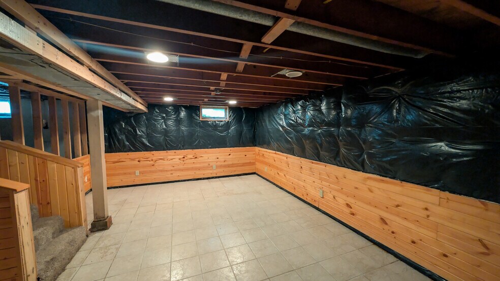 Building Photo - 607 Roiland St
